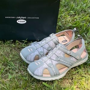 NEW Sz 9 Dr. Scholl's Andrews Fisherman Slip on Sandal, Monument Grey Fabric